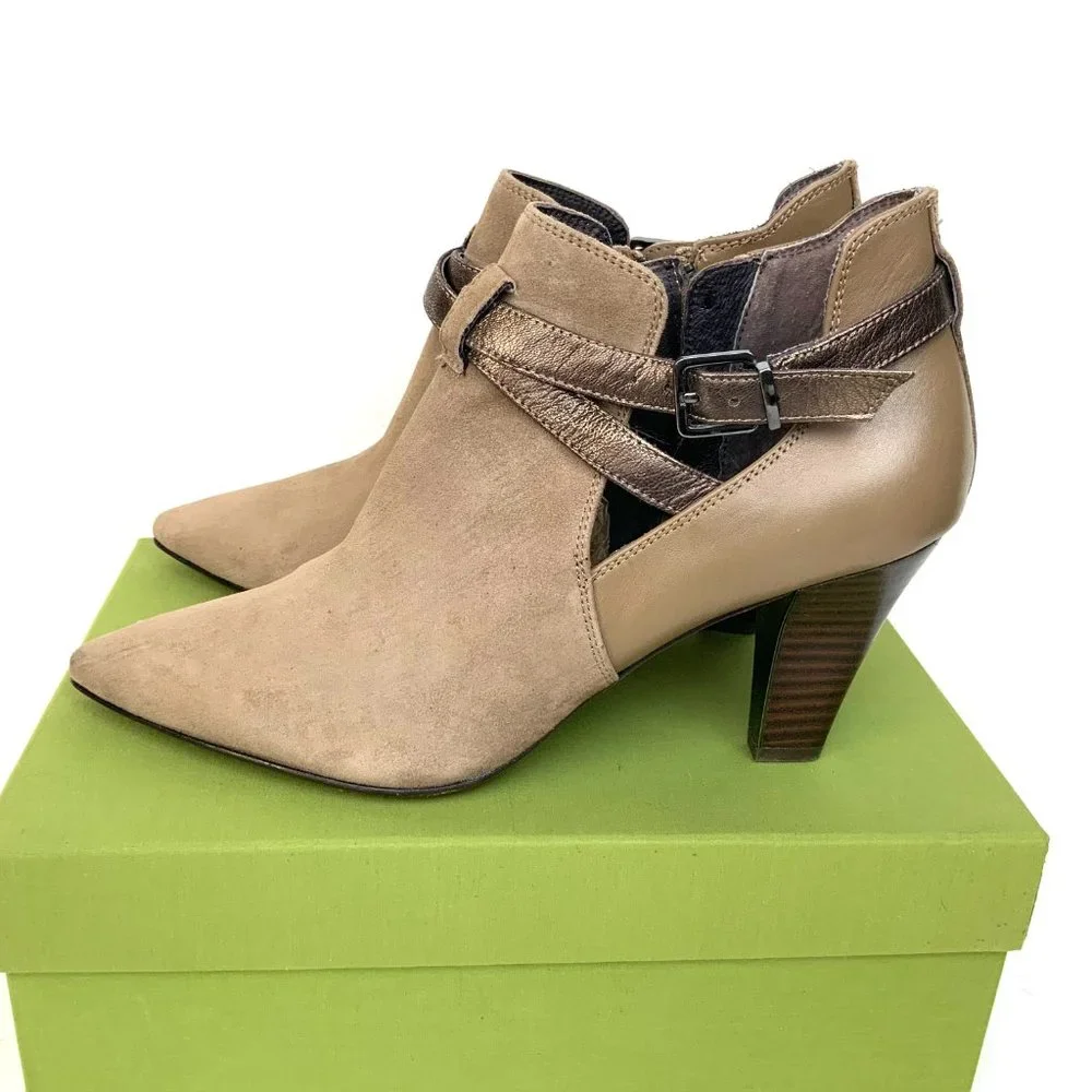 Donald J Pliner Tamy Pointed Toe Suede Ankle Boots Heels Size 9.5 - Picture 4 of 16